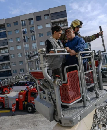 İzmir’de engelli bireylere deprem ve yangın tatbikatı