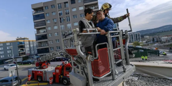 İzmir’de Engelliler İçin Deprem ve Yangın Tatbikatı Düzenlendi