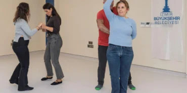 İzmir'de görme engellilere 'dansla terapi'
