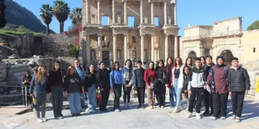 İzmir’de öğrencilere kültürel etkinlik desteği