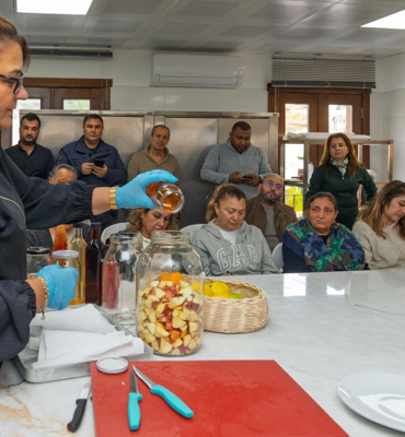 İzmir’de sirke yapımına ilişkin atölye düzenlendi
