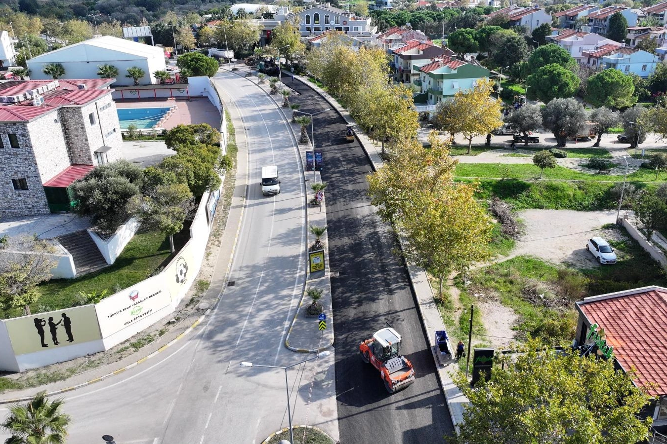 İzmir'de Urla’ya iki caddeye yeni çehre