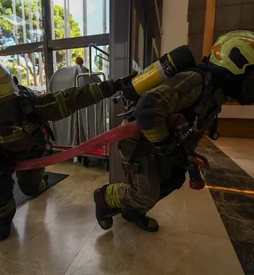 İzmir İtfaiye Dairesi Başkanlığı ekiplerinden yangın tatbikatı