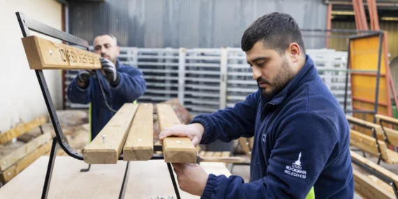 İzmir’in sihirli elleri kent için üretiyor