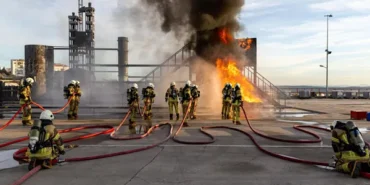 İzmir’in yeni itfaiyecileri göreve başladı