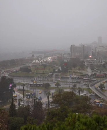 İzmir kuvvetli yağış ve fırtınaya karşı teyakkuzda