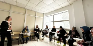 İzmit Belediyesi Engelsiz Ebeveyn Akademisi devam ediyor