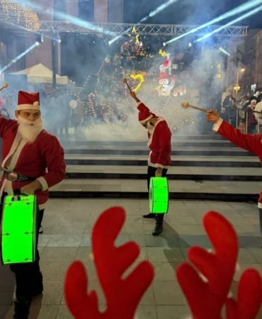 İzmit’te yılbaşı etkinlikleri ziyaretçi akınına uğradı