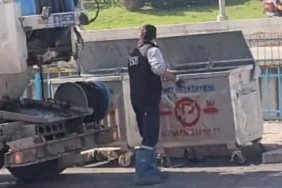 İzmit'ten Kocaeli Büyükşehir'e fotoğraflı sert çıkış: İzmit sokakları Büyükşehir'in atık sahası değil!