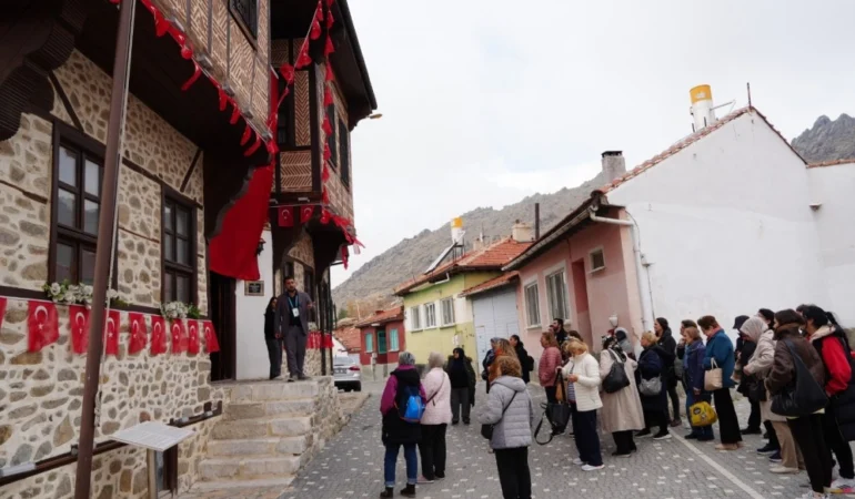 Kadınlar kültürel mirasıyla buluşuyor