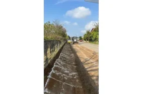 Kandıra'da yağmur suyu kanalları temizlendi