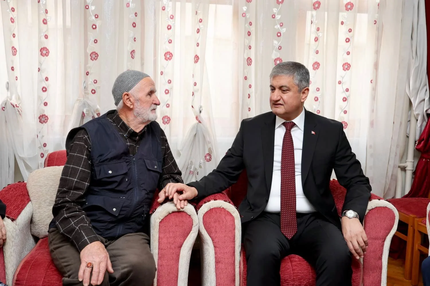 Karabük'te şehit Nuri Özcan'ın ailesine şehadet belgesi takdim edildi