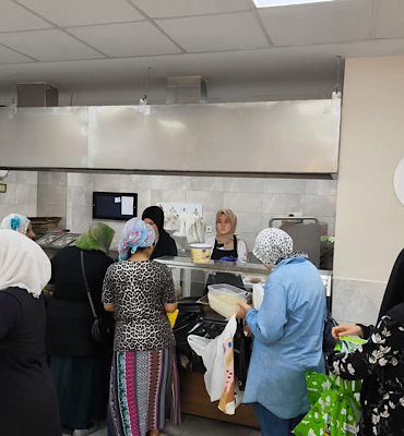 Karacabey’de Aşevi ve Sevgi Mağazası ihtiyaç sahiplerine hizmet veriyor