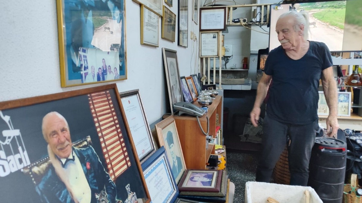 Karadeniz sahil yolunda dikkat çeken çay molası  - Videolu Haber