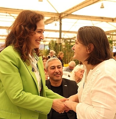 Karşıyaka’da ‘Kadın ve Aile Hizmetleri’ ile 5 bin kadına destek