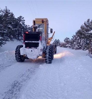 Kayseri Büyükşehir Belediyesi kar ve tipiye karşı sahada