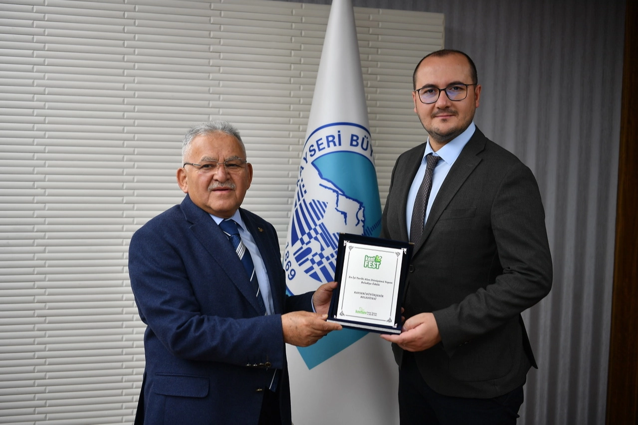 Kayseri Büyükşehir'de 'dönüşüm' ödülü