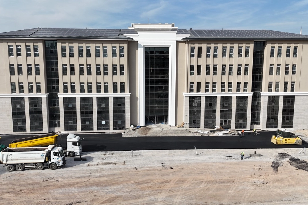 Kayseri Büyükşehir'den 2 milyon liralık asfalt yatırımı