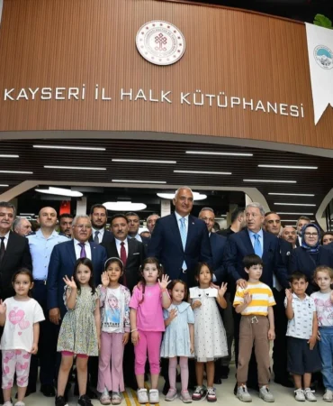 Kayseri Büyükşehir kütüptanelerine ziyaretçi akını