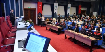 Kayseri Büyükşehir personeline 'Etik Davranış' eğitimi