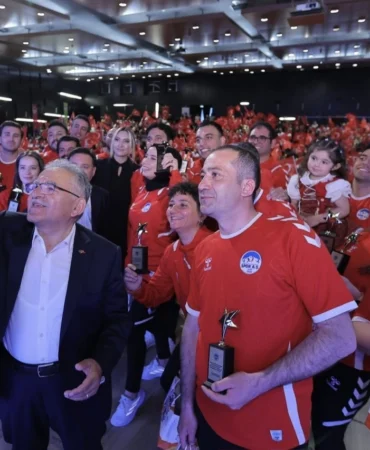 Kayseri Büyükşehir şehri spor merkezine döndürdü
