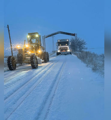 Kayseri'de kar yağışı sonrası kapanan 146 mahalle yolu ulaşıma açıldı
