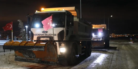 Kayseri Kocasinan’da kar mesaisi aralıksız sürüyor
