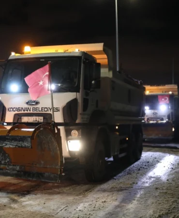 Kayseri Kocasinan'da kar mesaisi aralıksız sürüyor