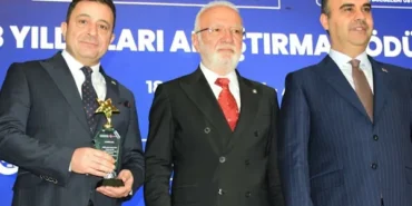 Kayseri OSB Başkanı Yalçın’a Sanayi ve Teknoloji Bakanı Kacır’dan ödül