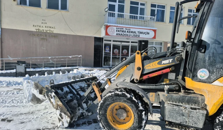 Kayseri Talas'ta öğrenciler okula temiz başladı