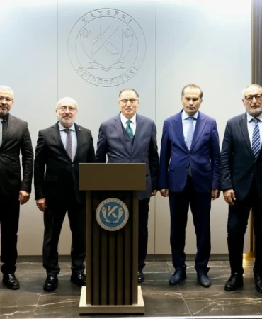 Kayseri Üniversitesi Şeref Malkoç'u ağırladı