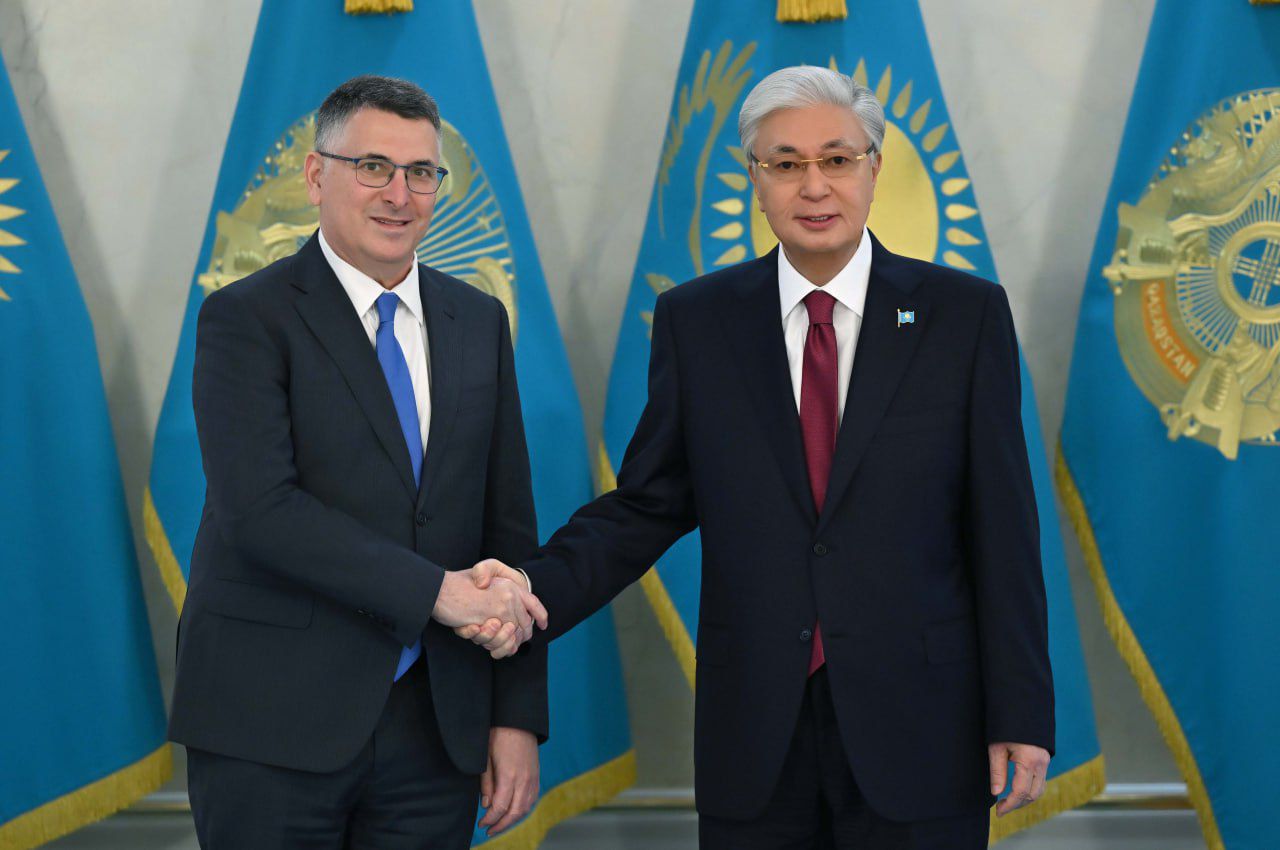 kazakistan-cumhurbaskani-tokayev-israil-disisleri-bakani-saari-kabul-etti-UQQPXaZp.jpg
