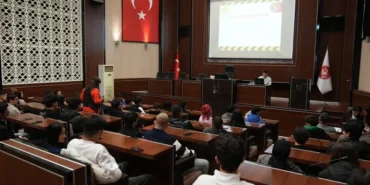 Keçiören Belediyesi’nde staj yapan öğrencilere oryantasyon eğitimi verildi