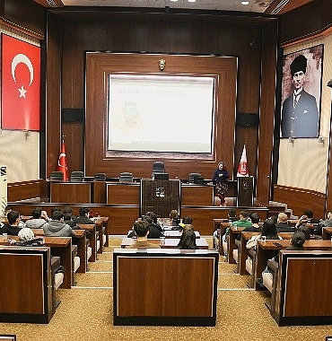 Keçiören Belediyesi Stajyerleri Hayata Hazırlıyor