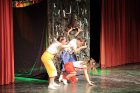 Kepez’de yılın ilk çocuk oyunu "Dilek Elması" sahnelendi