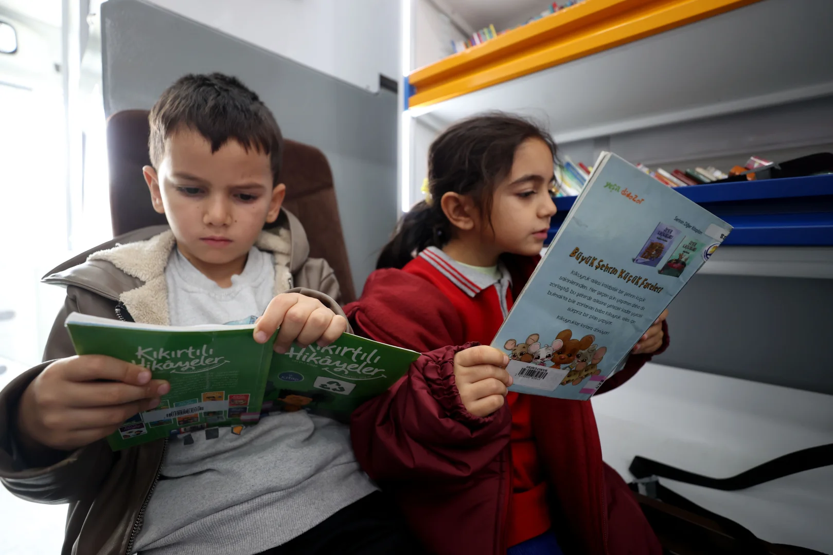 Kırklareli'nde köylere kültür taşıyan gezici kütüphane üç yılda 15 bin kilometre yol yaptı