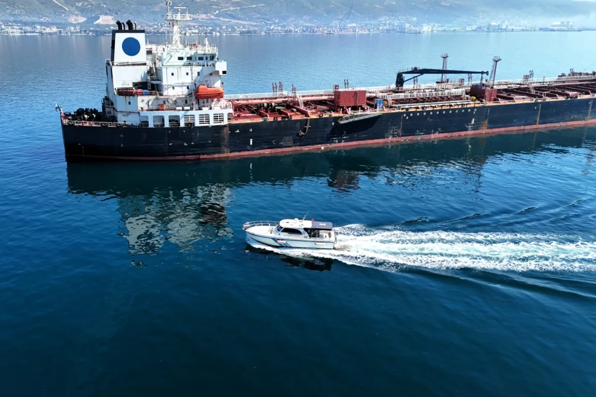 Kocaeli’de Denizden 7 Bin 90 Metreküp Atık Temizlendi