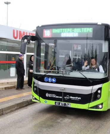 Kocaeli’de Kadın Şoförler Ulaşımın Yüzü Oluyor