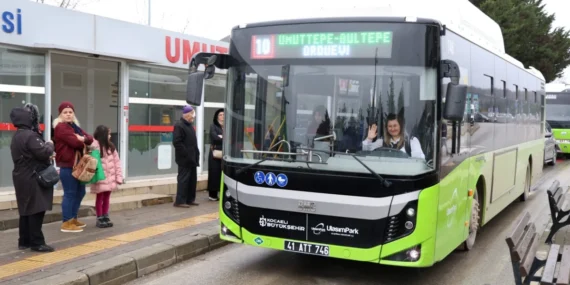 Kocaeli’de Kadın Şoförler Ulaşımın Yüzü Oluyor