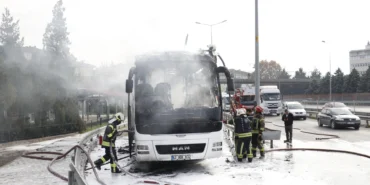 Kocaeli'de yolcu otobüsü yangında kullanılamaz hale geldi