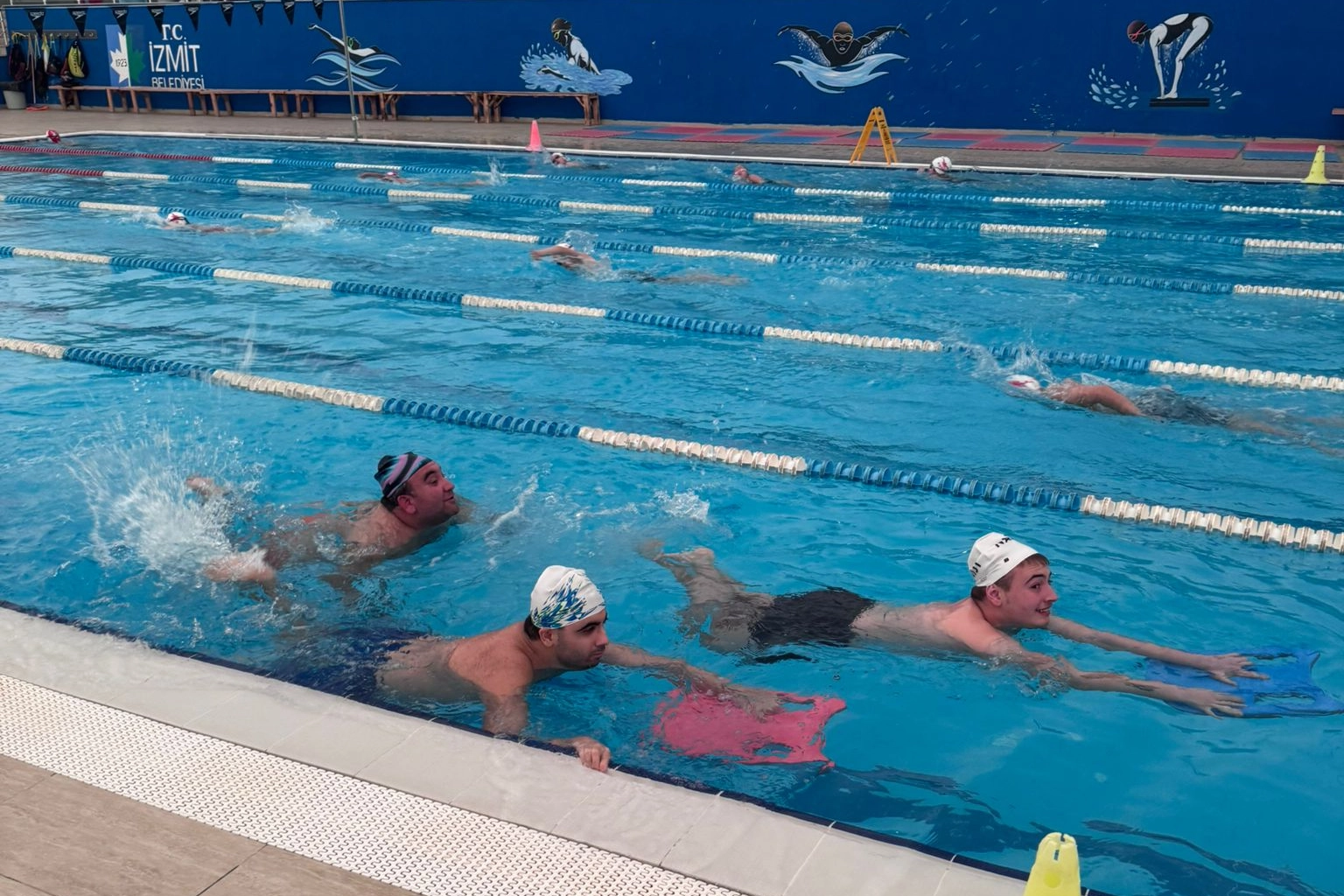 Kocaeli İzmit'te “Engelsiz Kulaçlar” başladı