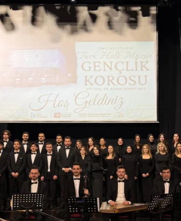 Kocaeli İzmit'te THM Gençlik Korosu’ndan muhteşem konser