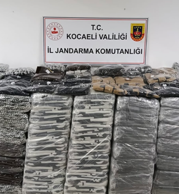 Kocaeli’nde bin 90 sahte giyim malzemesi ele geçirildi