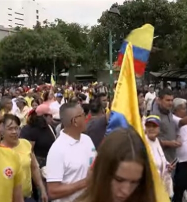 Kolombiya'da binlerce kişi ABD aleyhinde protesto gösterisi düzenledi