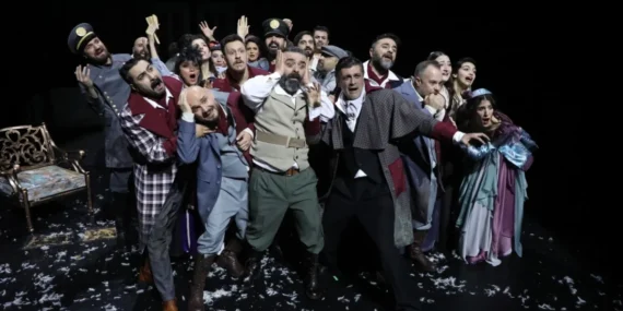 Konya Şehir Tiyatrosu’ndan 43 Bini Aşkın Sanatsever