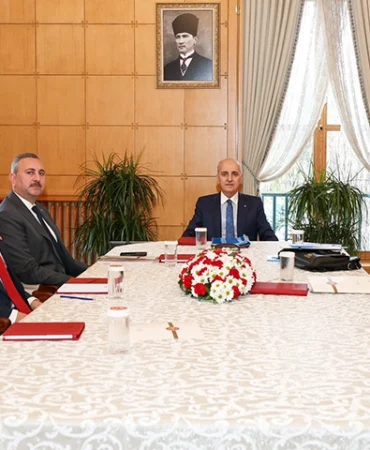 Kurtulmuş, siyasi parti temsilcileriyle rapor için buluştu