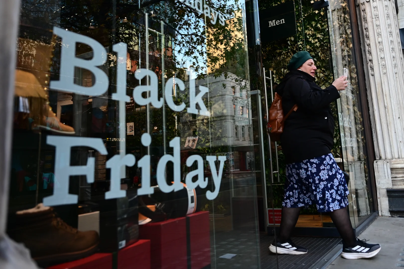 Londra'da “Black Friday” indirimleri