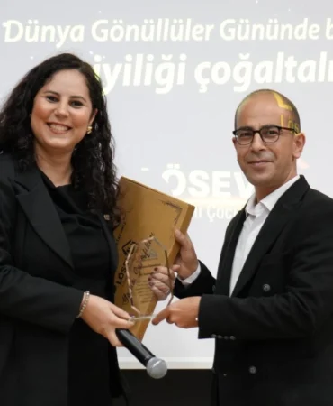 LÖSEV’den İGFA’ya Yılın Basın Gönüllüsü plaketi