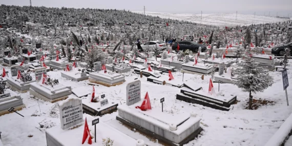 Malatya Büyükşehir acılı günlerde de vatandaşın yanında