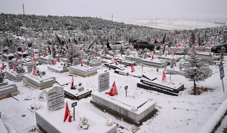 Malatya Büyükşehir acılı günlerde de vatandaşın yanında